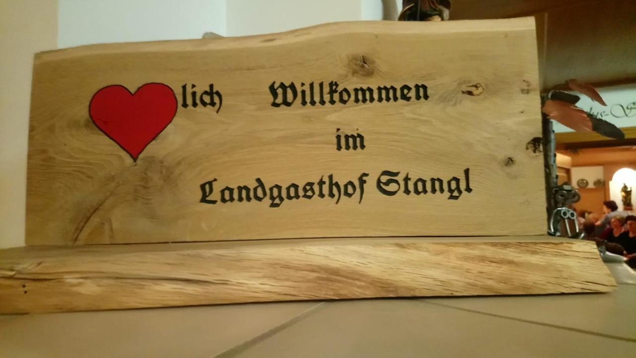 Landgasthof Stangl Moosinning ภายนอก รูปภาพ